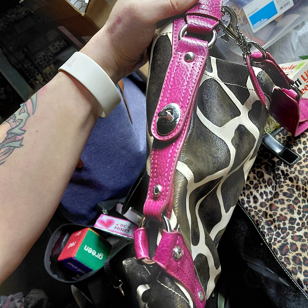 Unbranded Giraffe Faux Leather Purse Handbag with Blue Handle - Picture 2 of 6